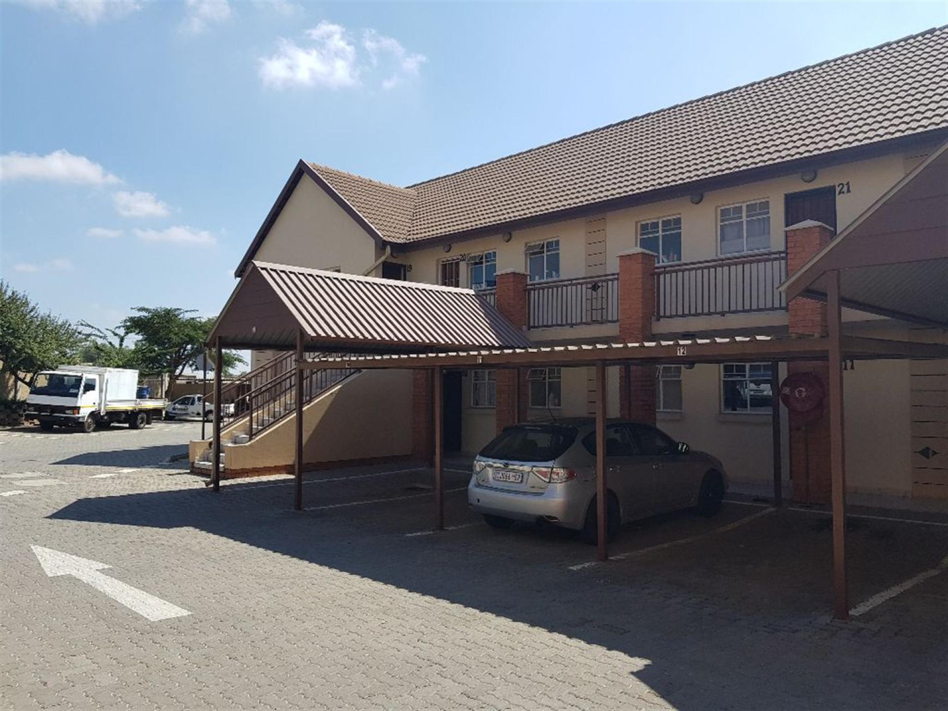 Front View of property in Kosmosdal