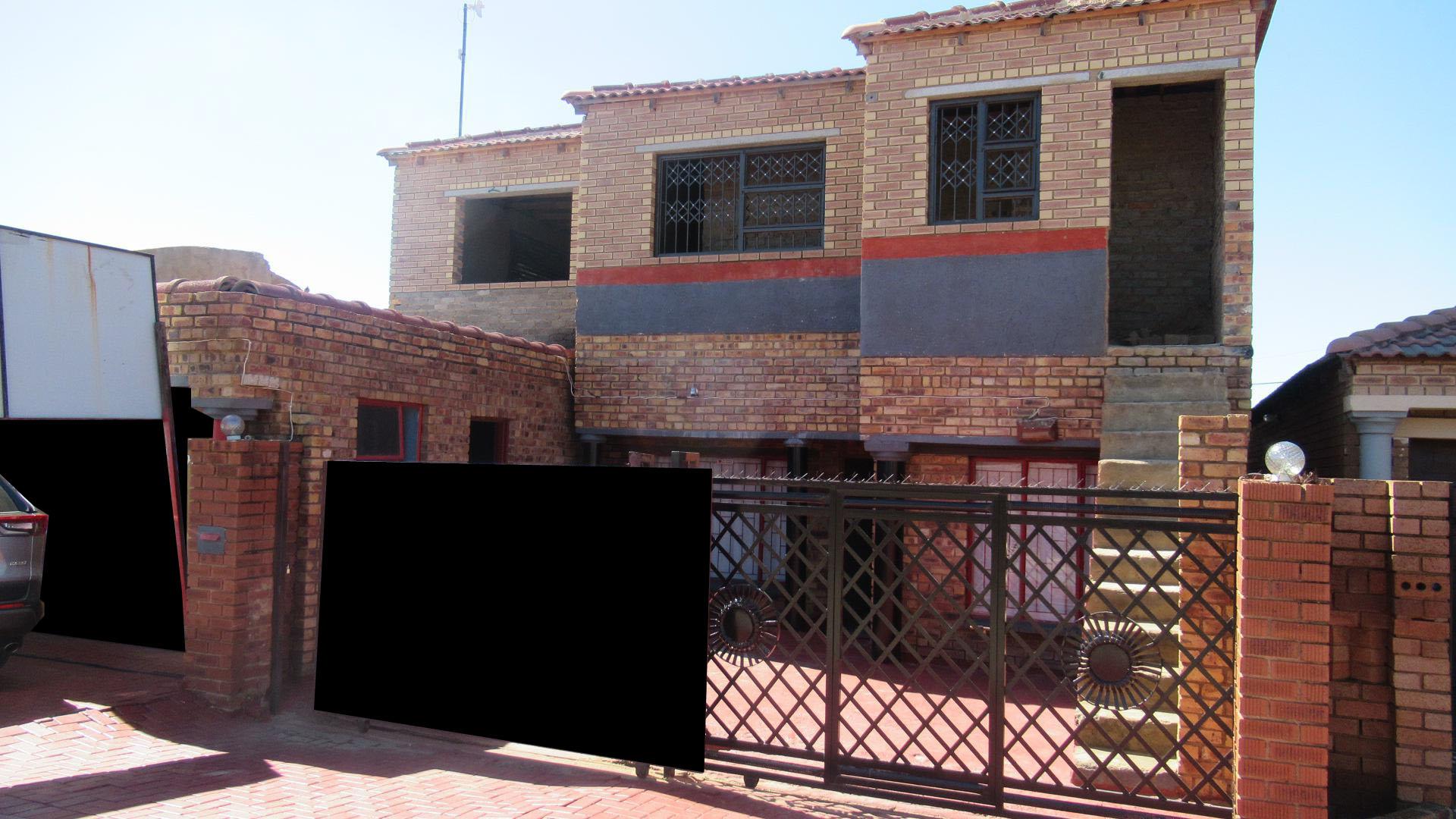 Front View of property in Elindinga