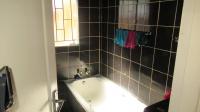 Bathroom 1 - 7 square meters of property in Elindinga
