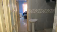Bathroom 3+ - 13 square meters of property in Elindinga