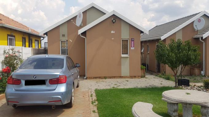 FNB SIE Sale In Execution 2 Bedroom House for Sale in Savanna City - MR498661