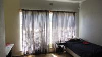 Bed Room 1 - 19 square meters of property in Walkers Fruit Farms SH