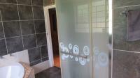 Bathroom 1 - 10 square meters of property in Walkers Fruit Farms SH