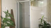 Bathroom 1 - 12 square meters of property in Garsfontein