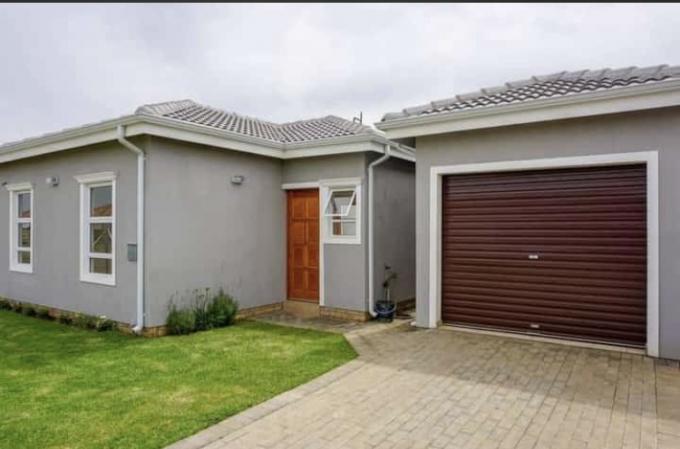 2 Bedroom Freehold Residence for Sale For Sale in Protea Glen - MR498897