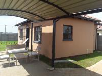 2 Bedroom 1 Bathroom House for Sale and to Rent for sale in Protea Glen