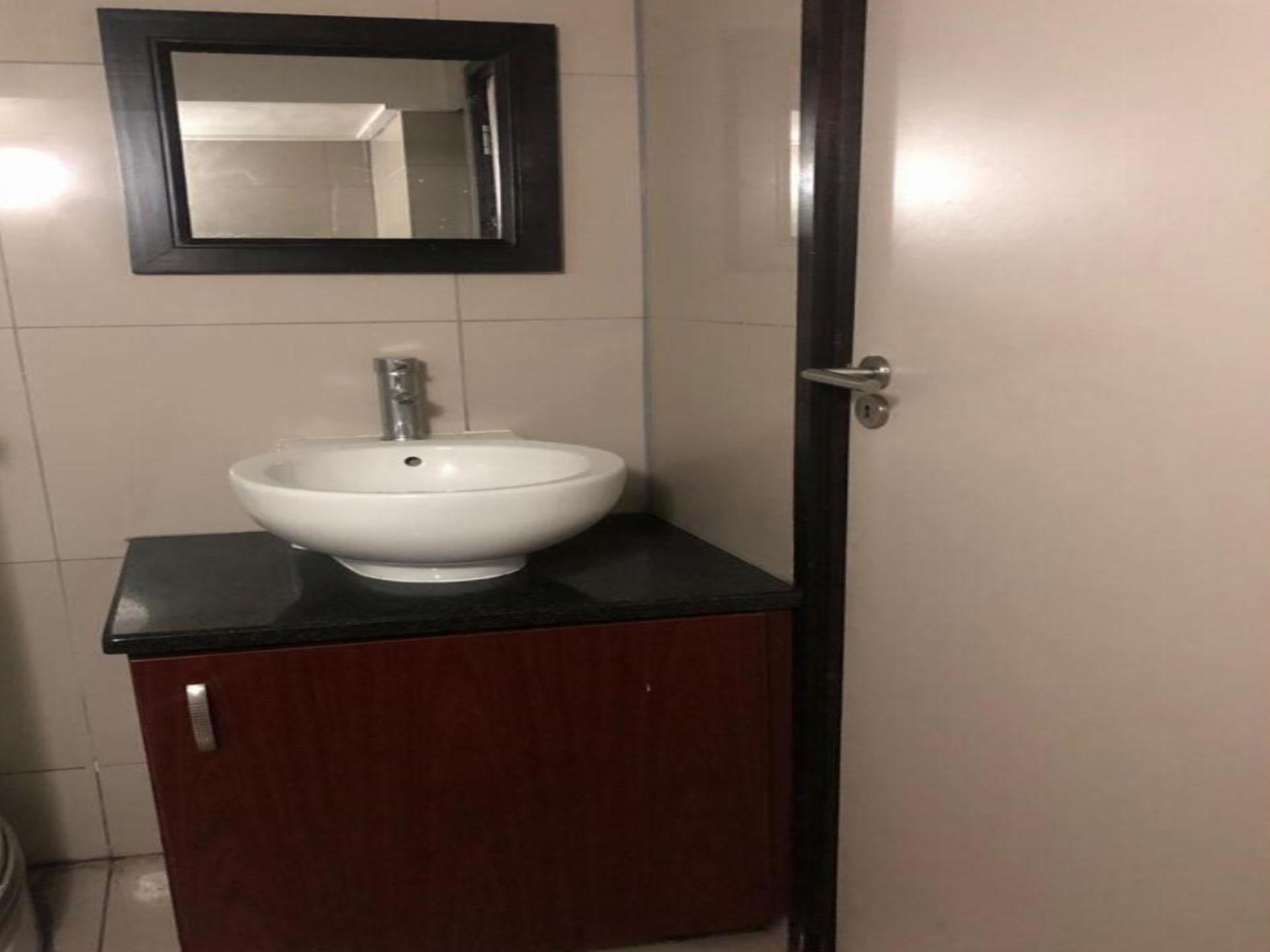 Bathroom 1 - 4 square meters of property in Braamfontein