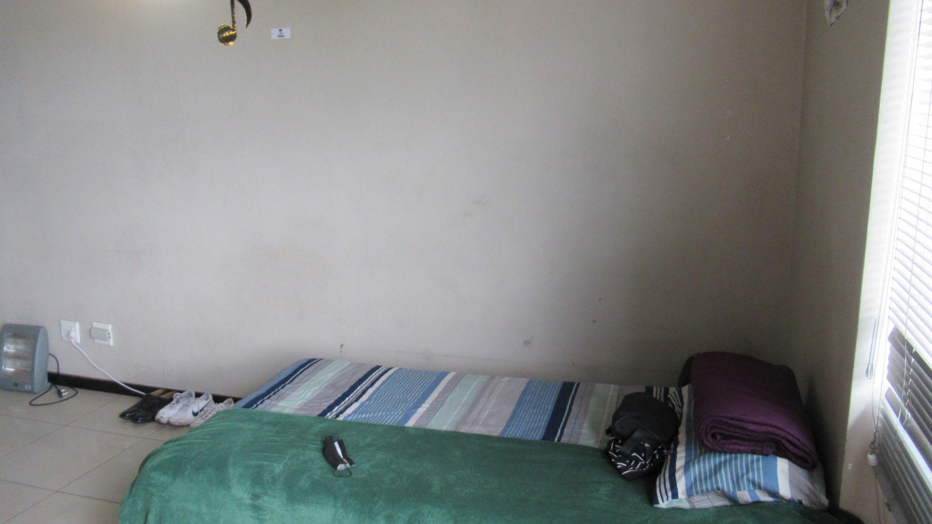 Lounges - 16 square meters of property in Braamfontein