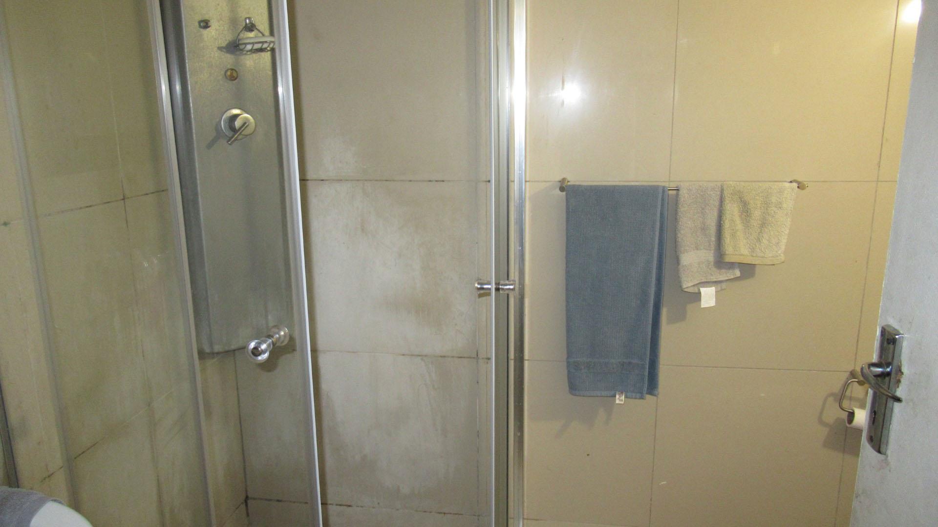 Bathroom 1 - 4 square meters of property in Braamfontein