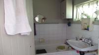 Bathroom 1 - 16 square meters of property in Umtentweni