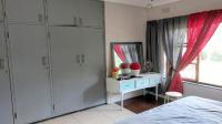 Main Bedroom - 23 square meters of property in Umtentweni