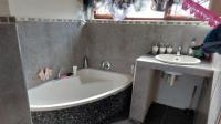 Main Bathroom - 7 square meters of property in Umtentweni