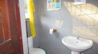 Bathroom 2 - 5 square meters of property in Umtentweni