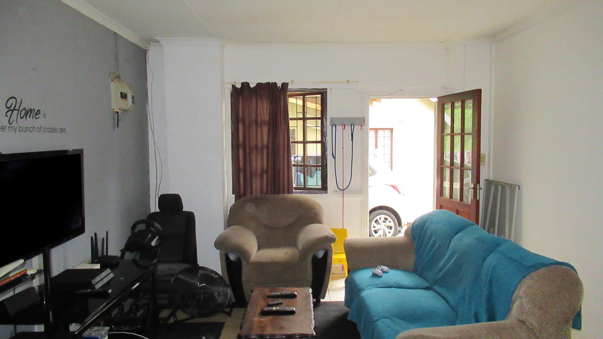 Lounges of property in Pinetown 
