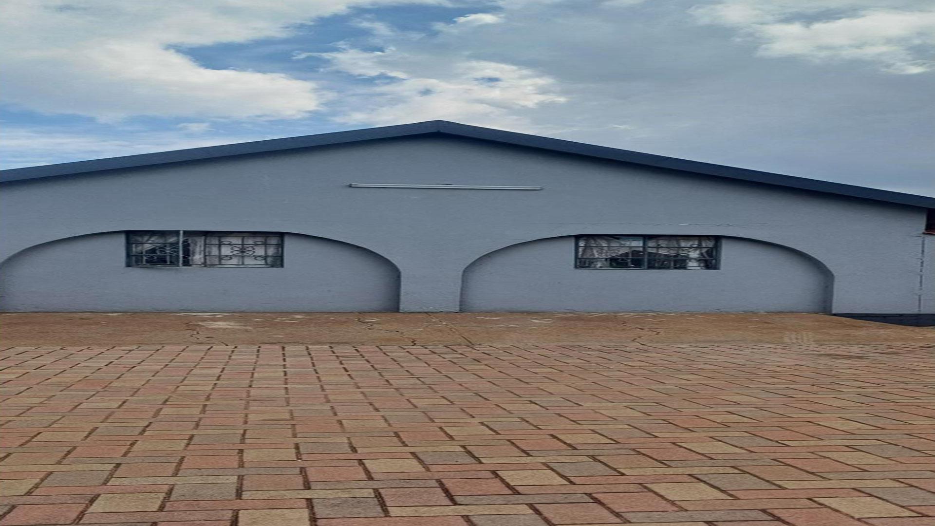 Backyard of property in Bedworth Park