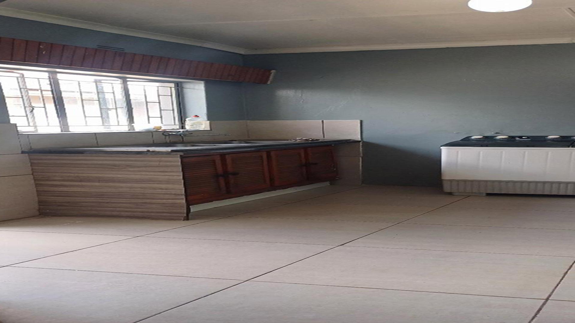 Kitchen of property in Bedworth Park