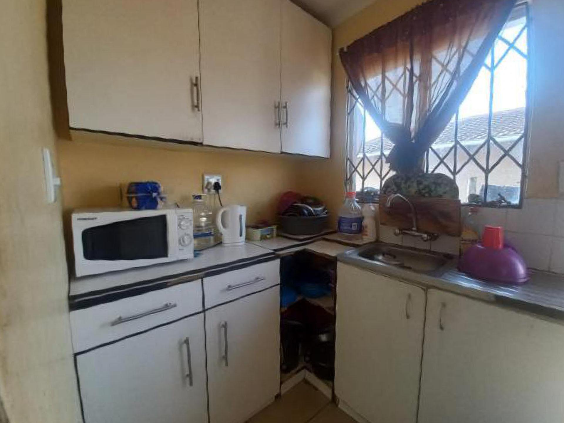 Kitchen of property in Empangeni