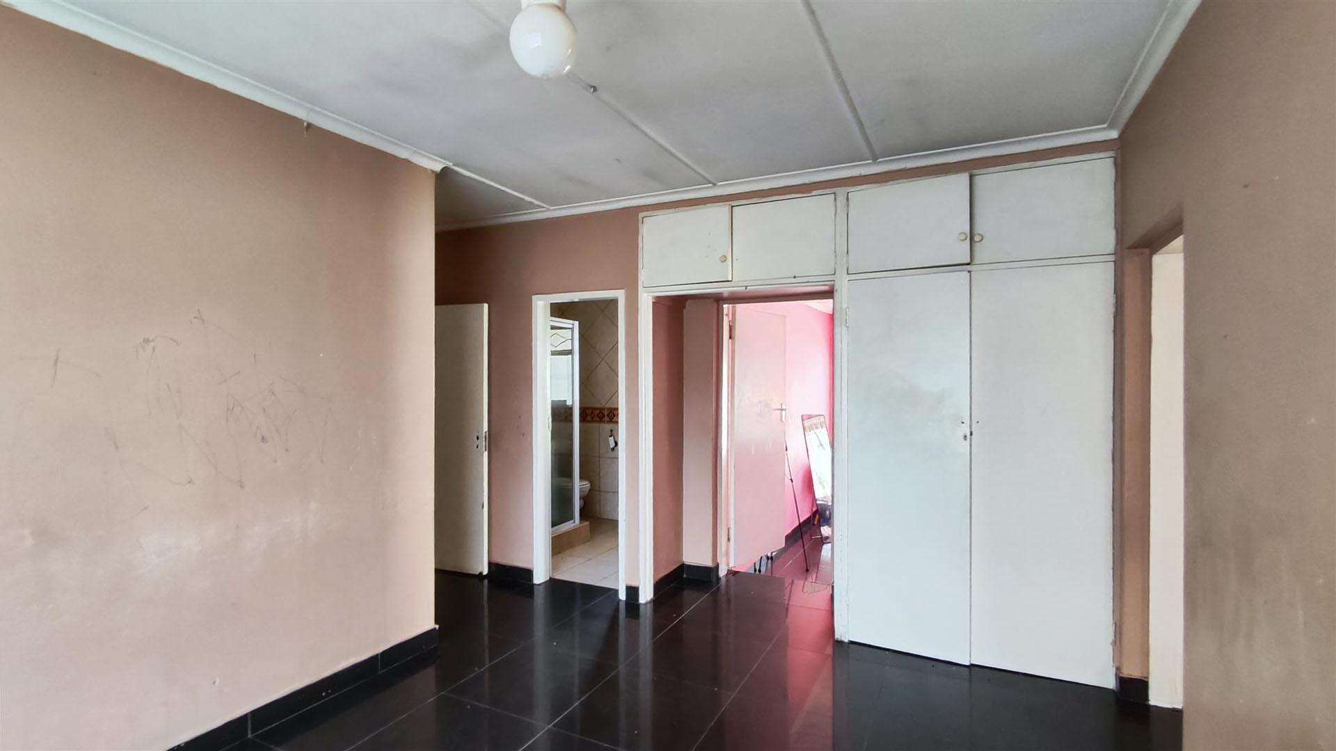 Bed Room 3 - 19 square meters of property in Albemarle