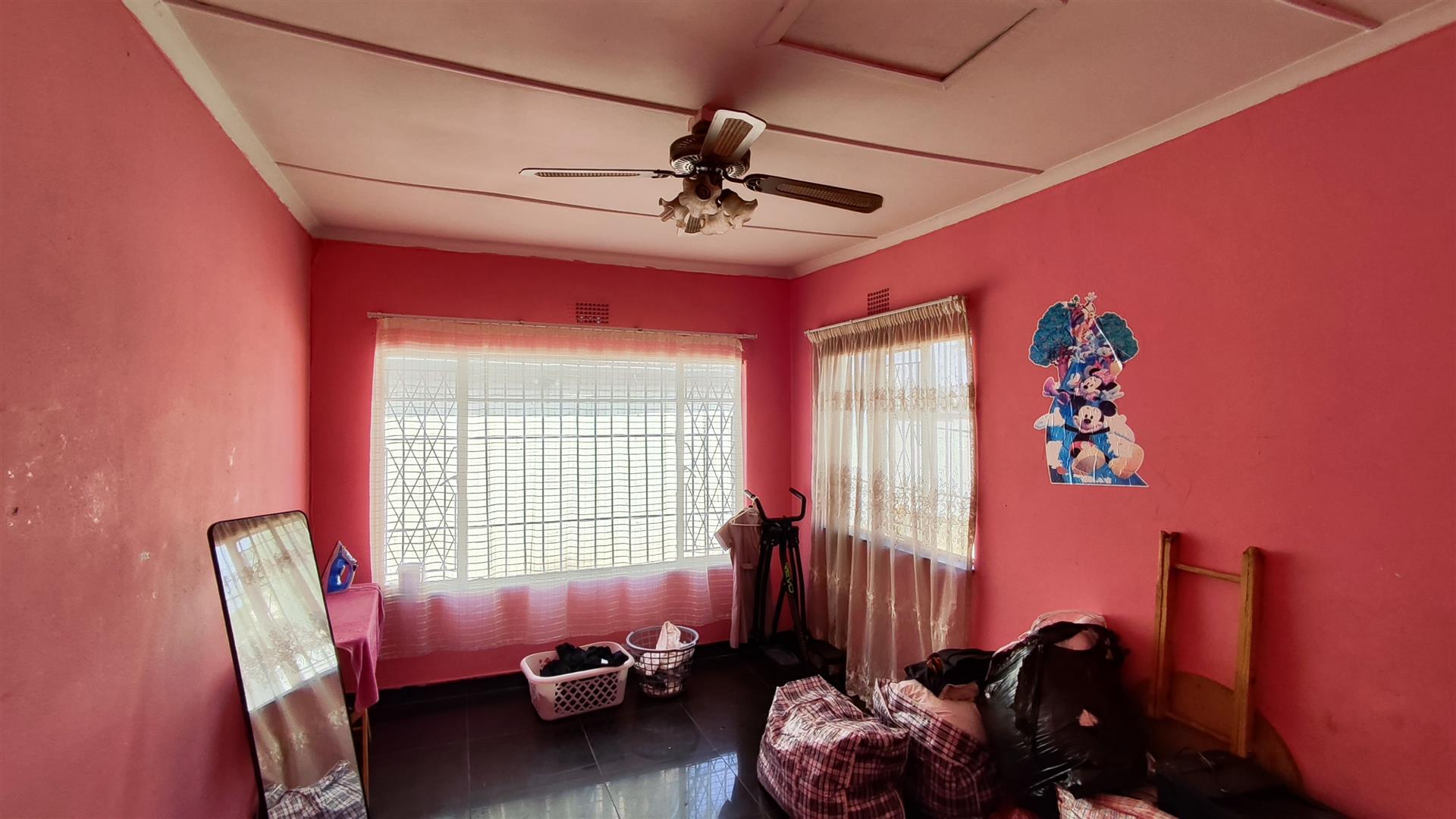 Bed Room 4 - 17 square meters of property in Albemarle