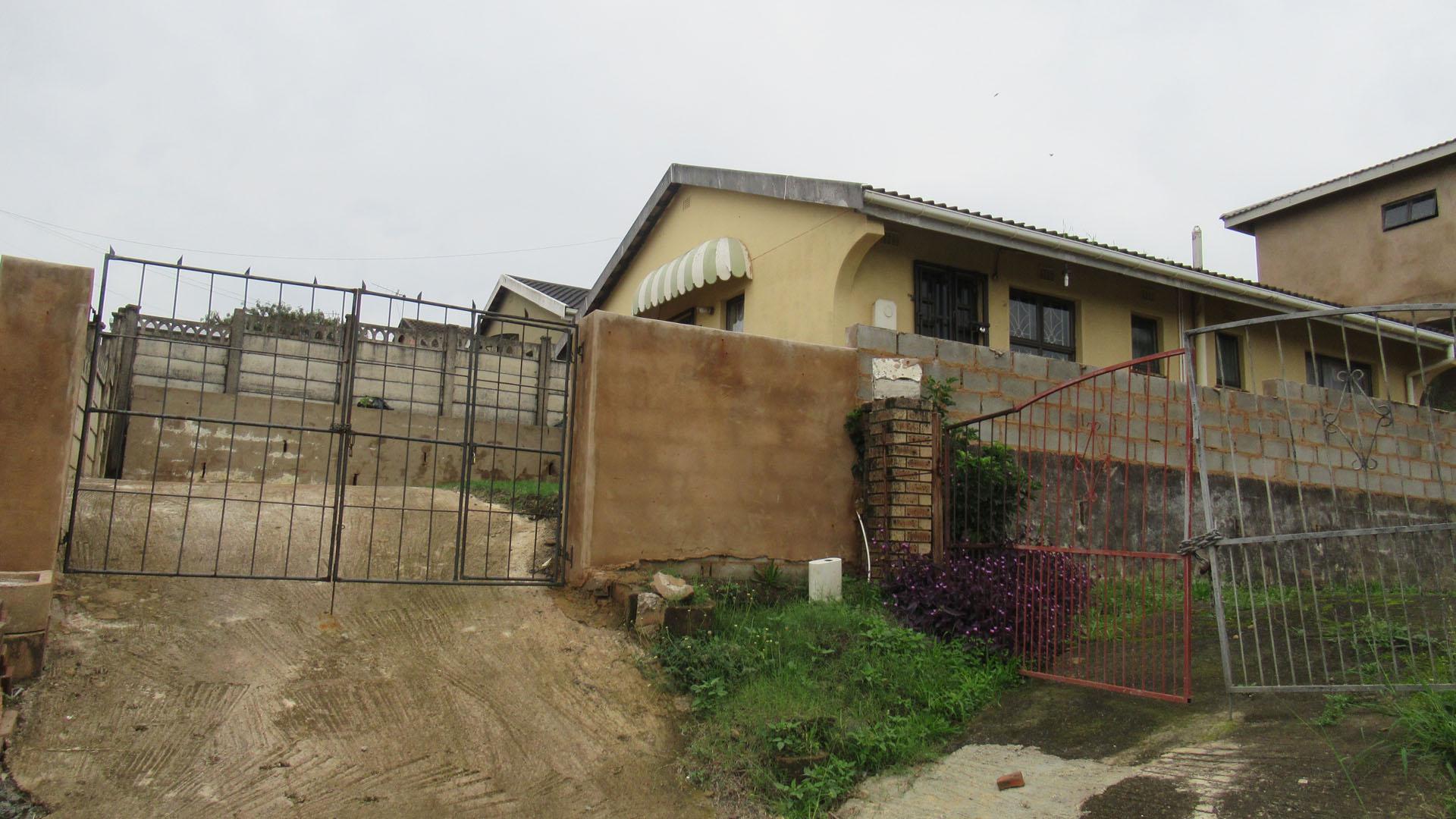 Front View of property in Newlands West