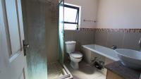 Bathroom 1 - 5 square meters of property in Burgundy Estate