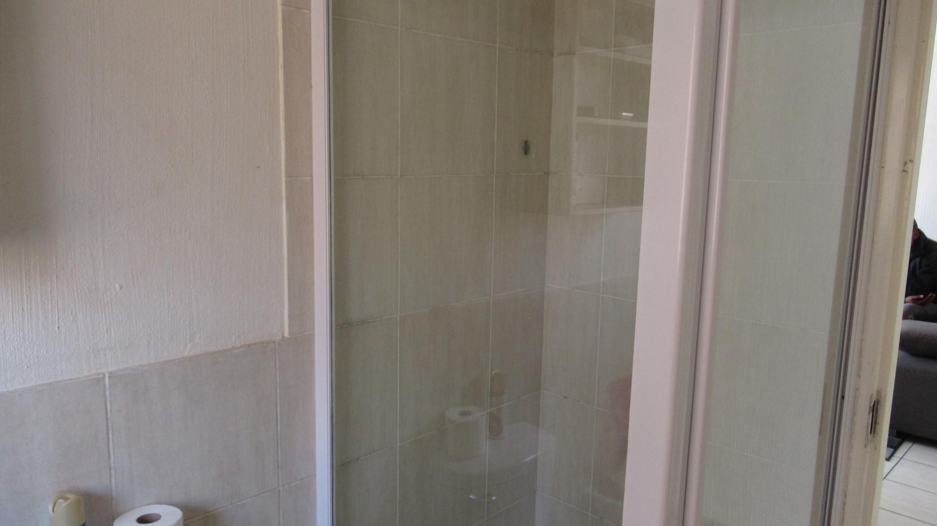 Bathroom 1 - 6 square meters of property in Towerby