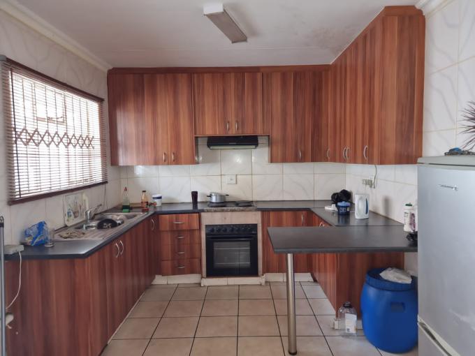 2 Bedroom Apartment for Sale For Sale in Eloff MR500391