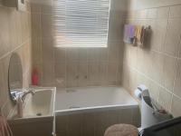 Bathroom 1 of property in Horison View