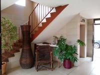  of property in Sunnyside