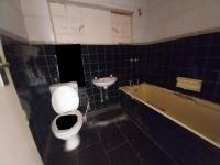 Bathroom 1 of property in Emalahleni (Witbank) 