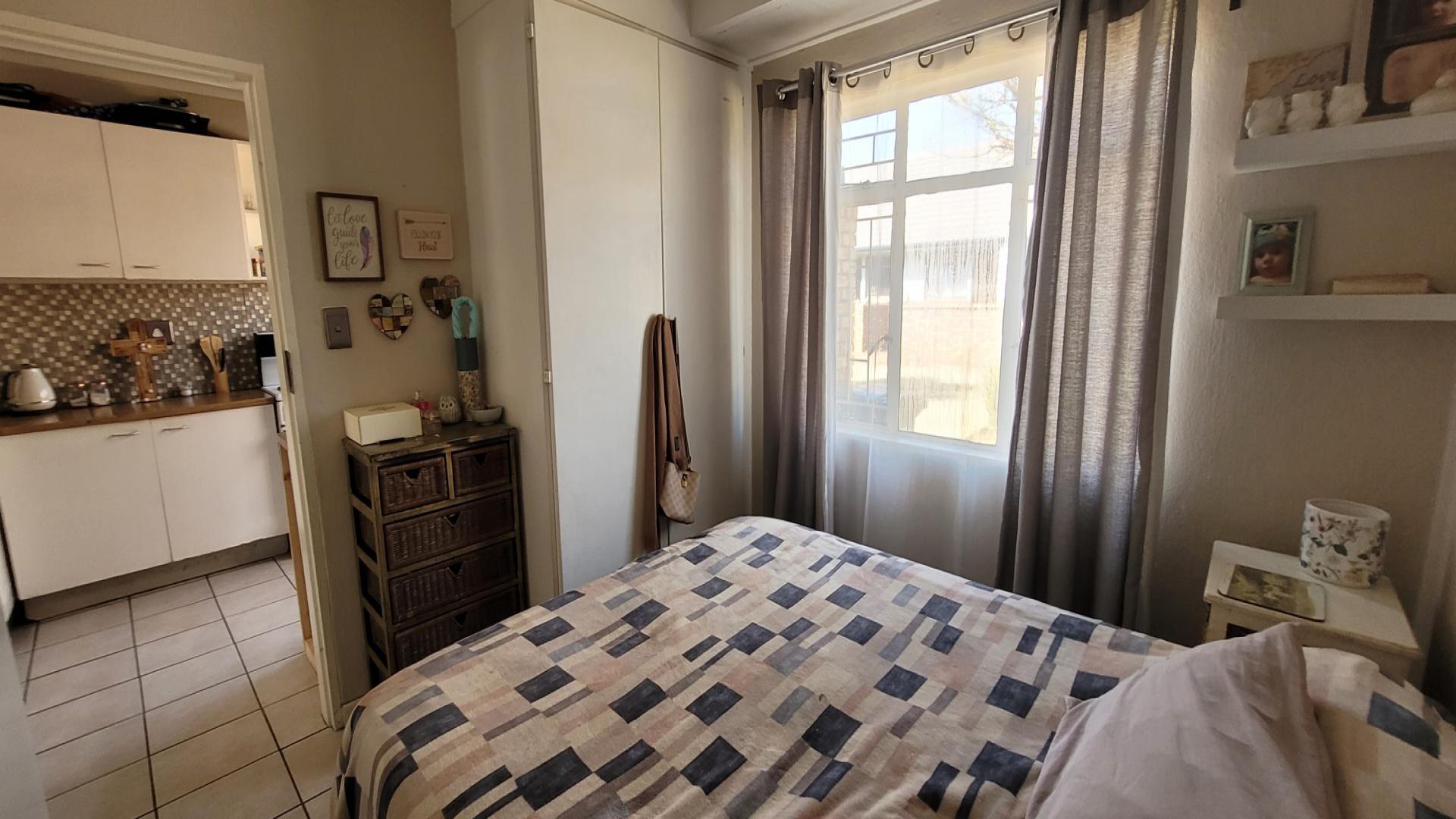Bed Room 1 - 8 square meters of property in Bonaero Park