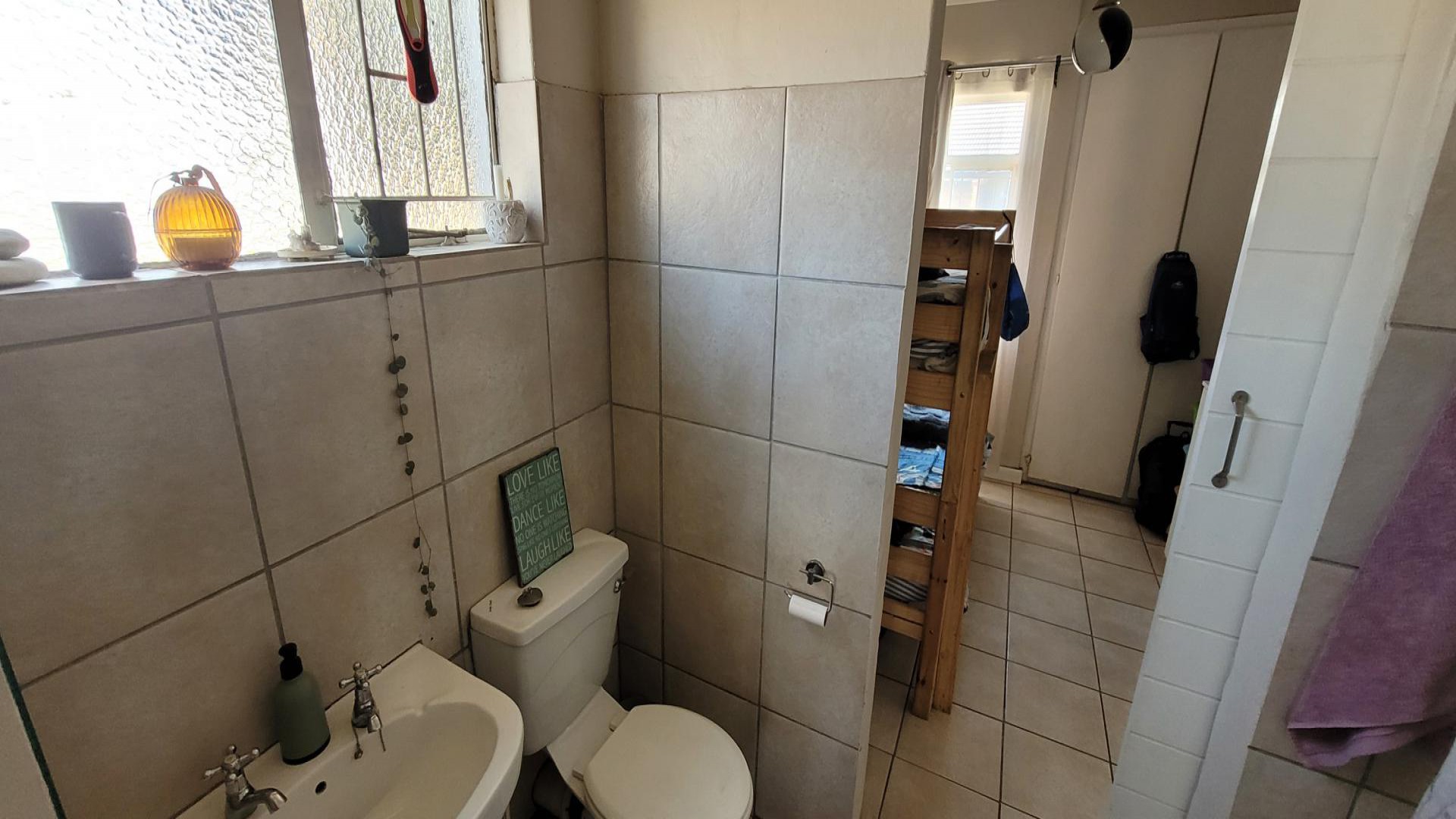 Bathroom 1 - 4 square meters of property in Bonaero Park