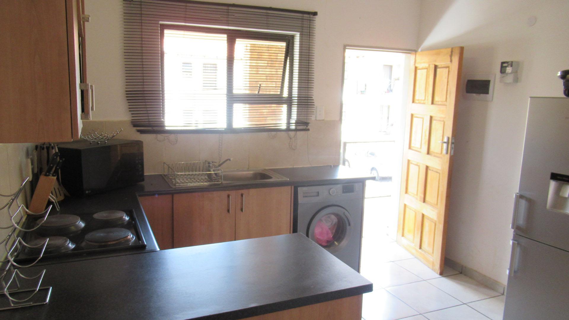 Kitchen - 8 square meters of property in Groblerpark