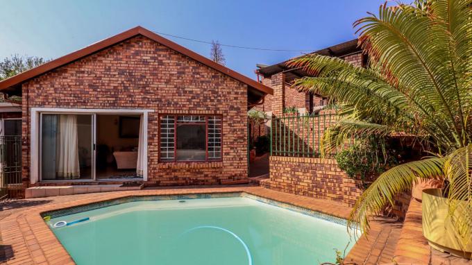 4 Bedroom House for Sale For Sale in Kensington - JHB - Private Sale - MR501044