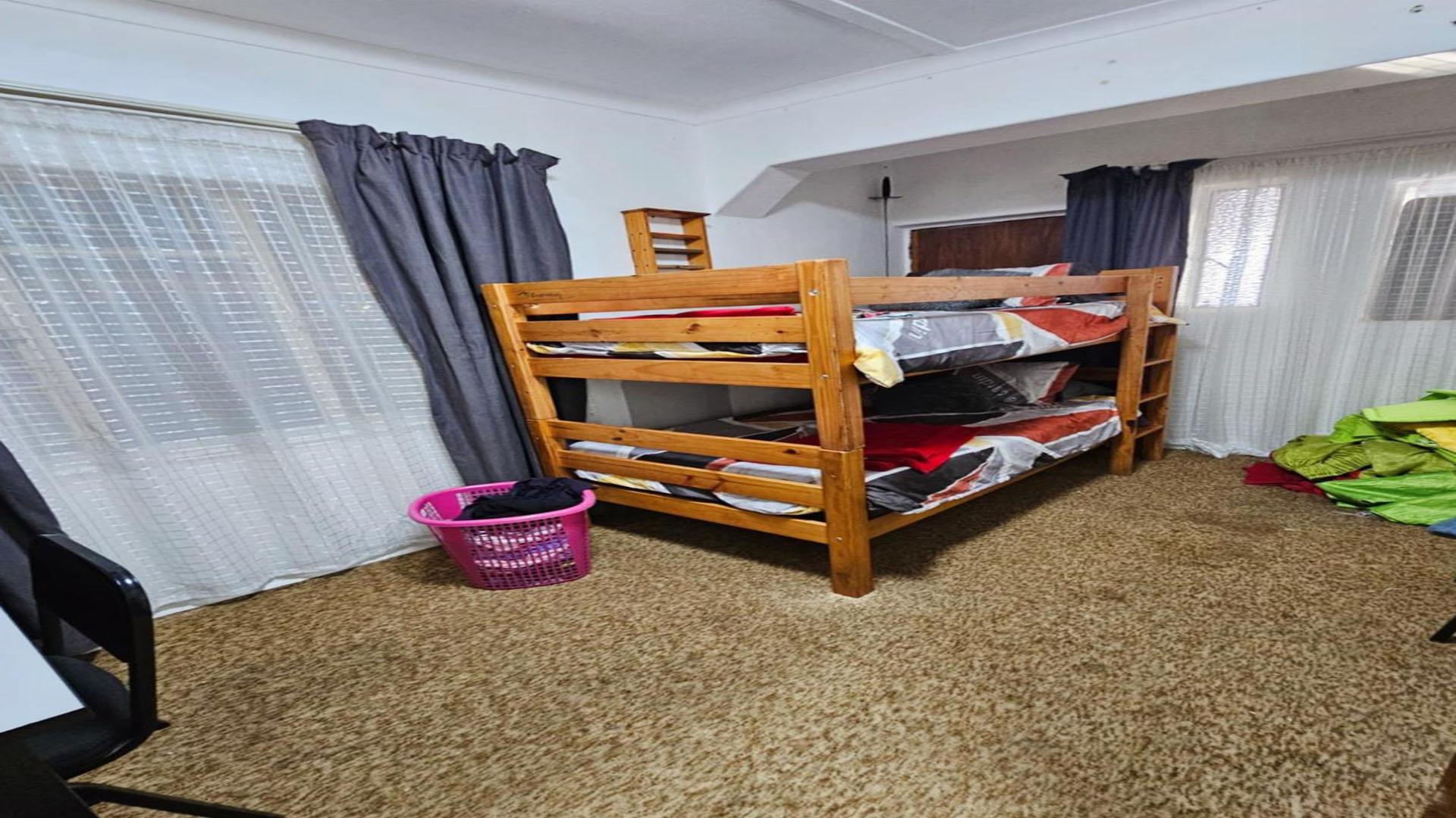 Bed Room 2 of property in Evander