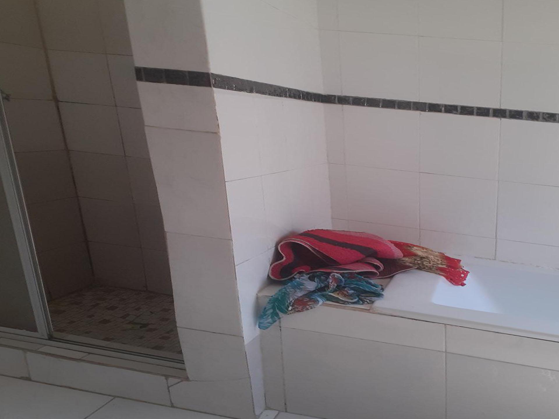 Bathroom 1 of property in Modder East