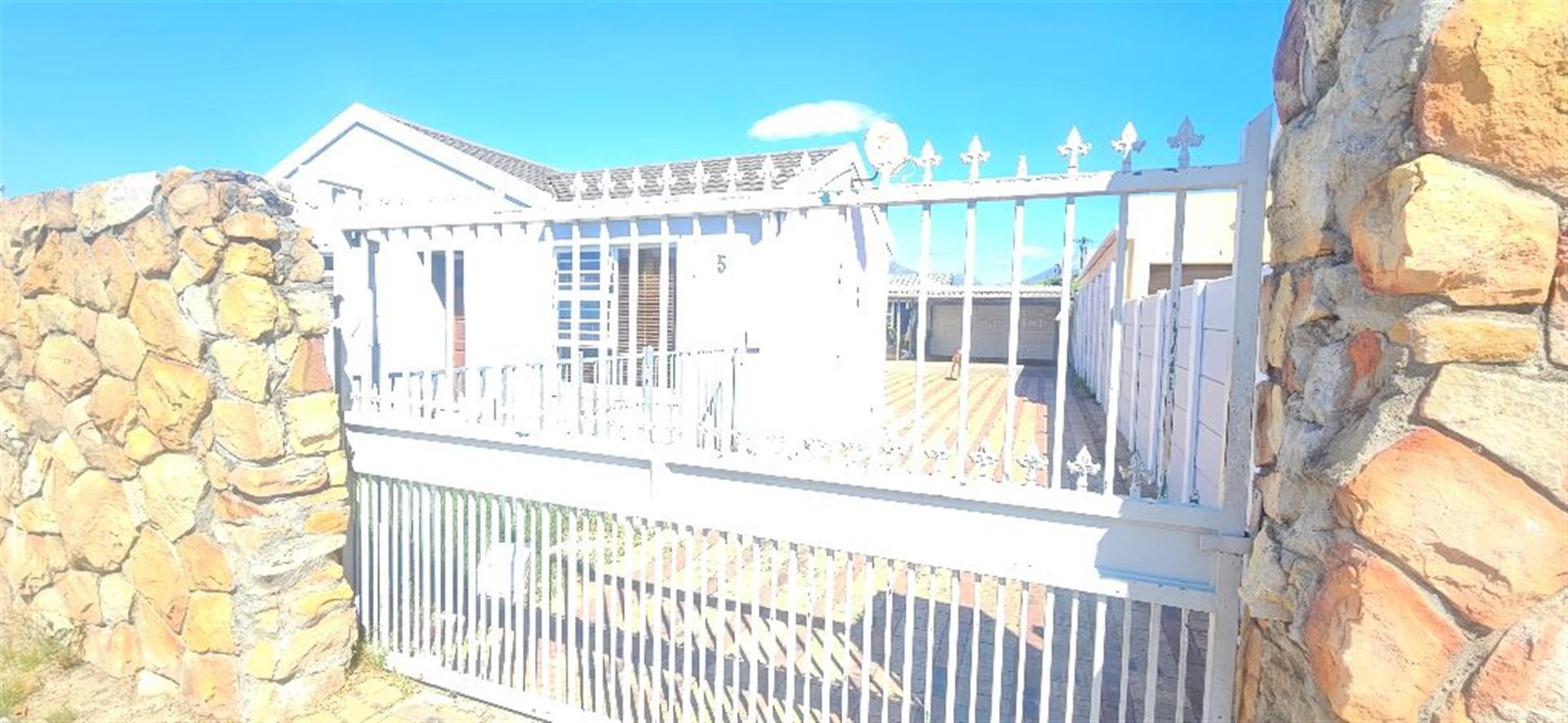 Front View of property in Constantia CPT
