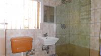 Bathroom 1 - 4 square meters of property in Wierdapark