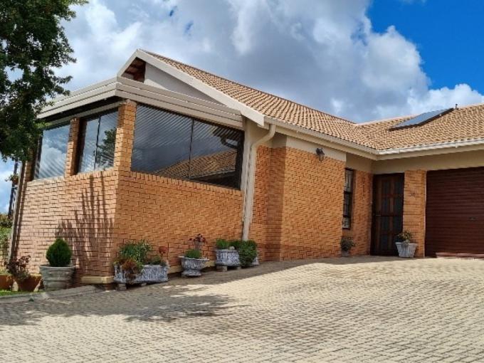 2 Bedroom Simplex for Sale For Sale in Spitskop Small Holdings - MR502418