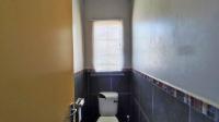 Bathroom 1 - 6 square meters of property in Selcourt