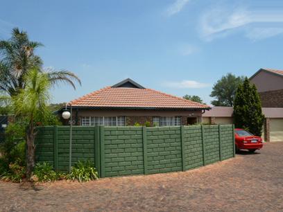 2 Bedroom Simplex for Sale For Sale in Rietfontein - Private Sale - MR50282