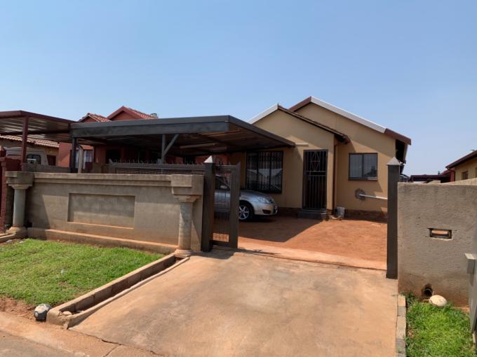 2 Bedroom House for Sale For Sale in Soshanguve East - MR502912