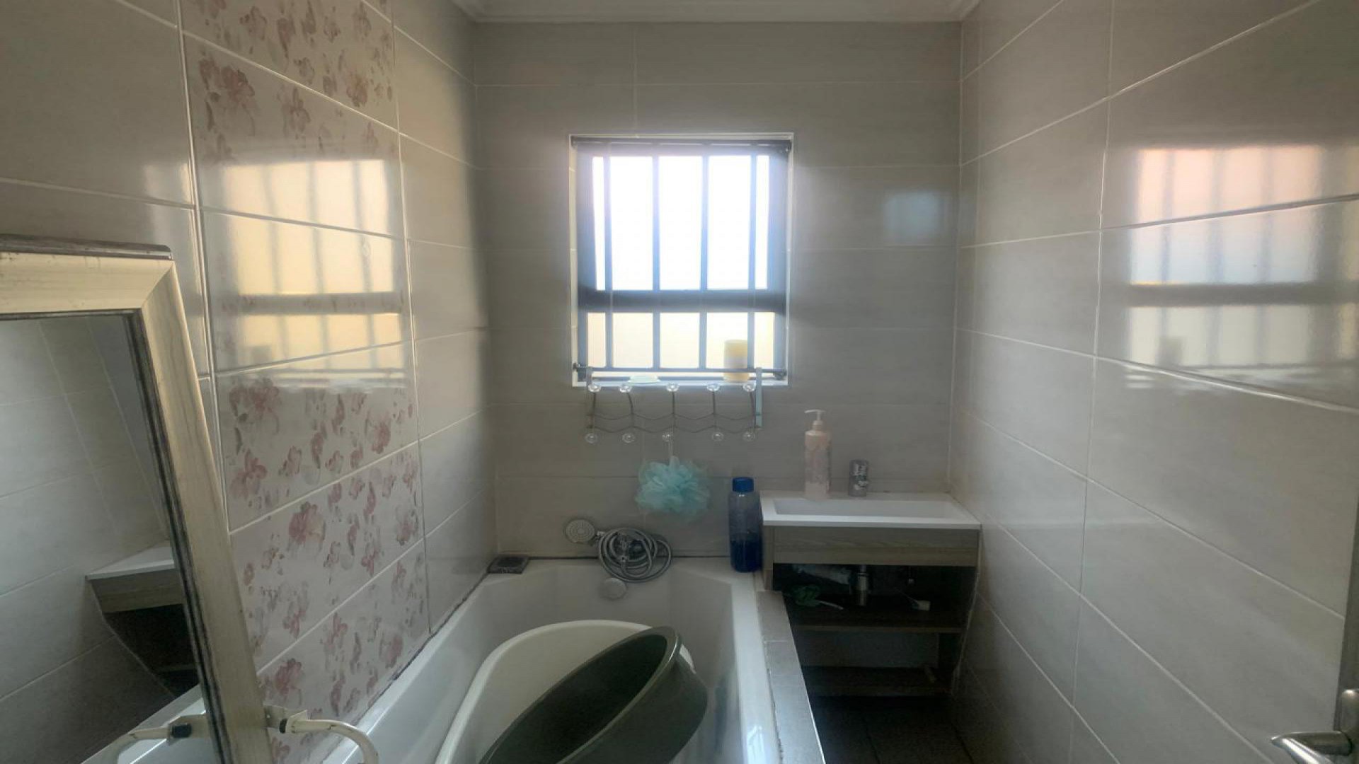 Bathroom 1 of property in Naturena