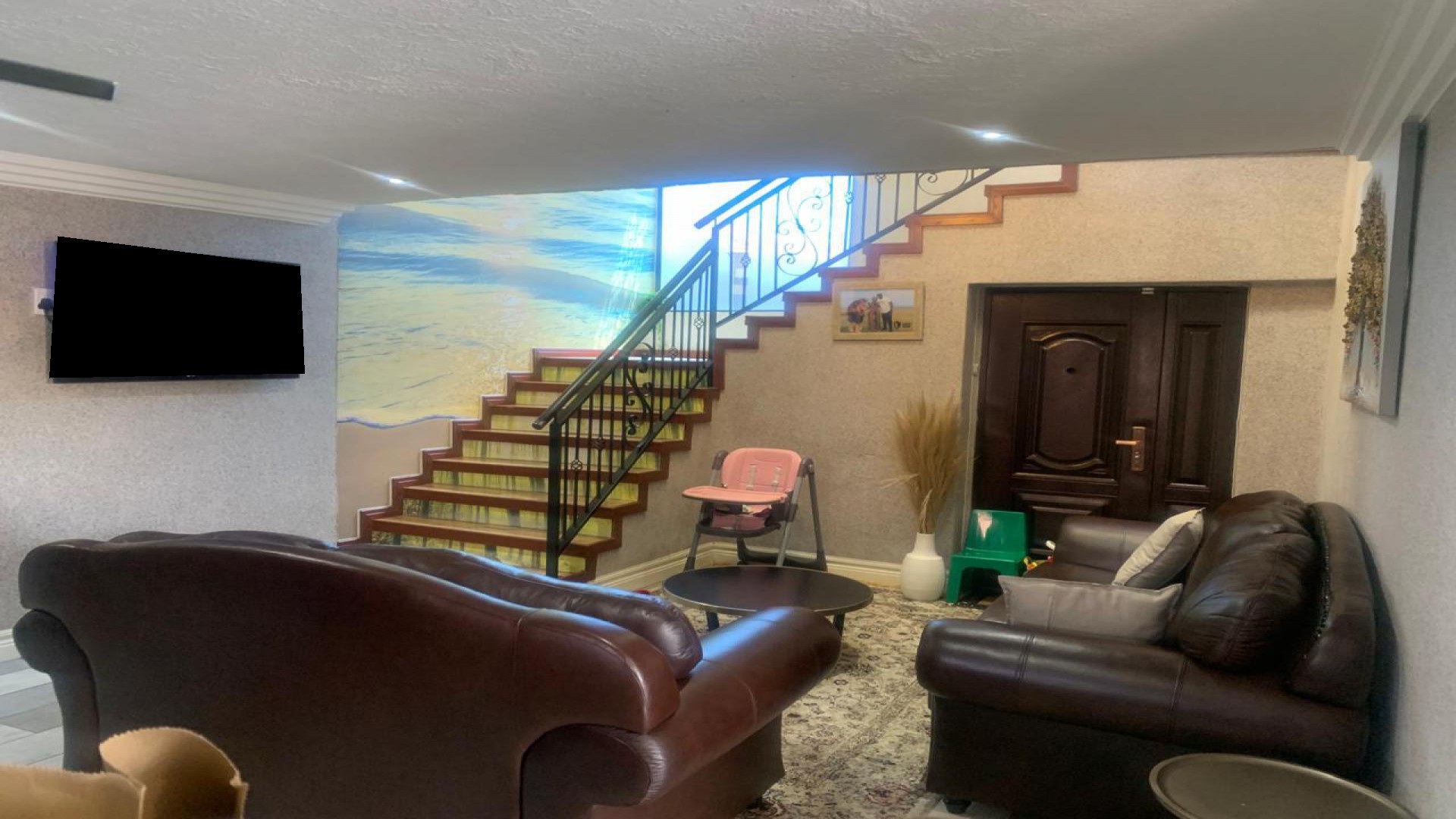 Lounges of property in Naturena