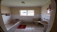 Bathroom 1 of property in Emalahleni (Witbank) 