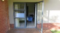 Patio - 6 square meters of property in Willowbrook