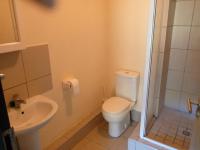 Bathroom 1 - 5 square meters of property in Willowbrook