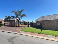Front View of property in Ormonde