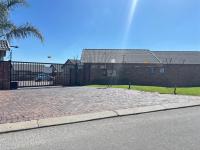 Front View of property in Ormonde