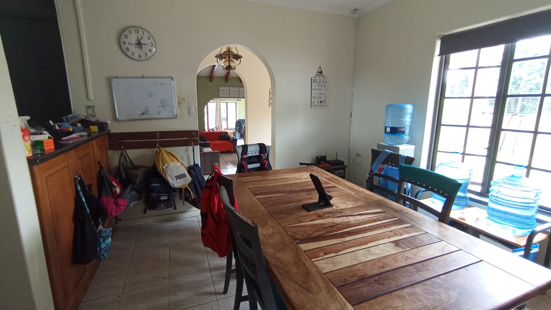 Dining Room - 16 square meters of property in Glen Hills